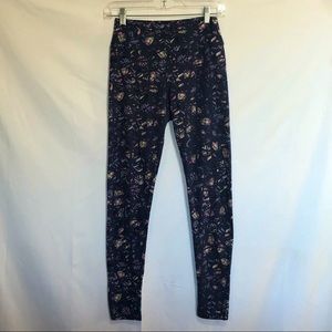 💖 LuLaRoe Legging  Size OS  Smoke free home Gently used condition
